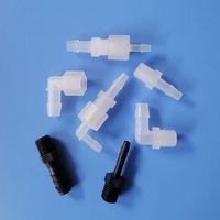 Rosca macho de polipropileno negro 3/4NPT a conector de lengüeta de 3/4 "1/2" accesorio de tubería recta para sistemas de gestión de agua de riego
