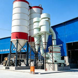Broyeur Raymond à 4 rouleaux avec moteur AC et moteur thermique pour l'extraction minière, le ciment, le marbre, la bentonite, production de 5 tonnes par heure - Product Image 1