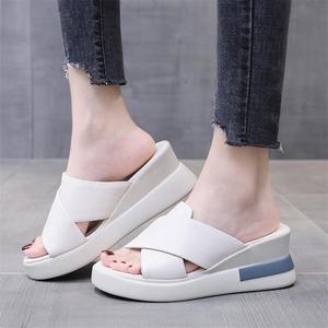 Sandales compensées à plateforme pour <span class=keywords><strong>femme</strong></span> J.R. – Mules <span class=keywords><strong>Sabot</strong></span> à bout ouvert en PVC, semelle extérieure en caoutchouc, faciles à porter pour le bureau - Product Image 4