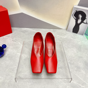 Zapatos de Tacón de Aguja con Punta Cuadrada Atemporales, con Parte Superior de Cuero Genuino y Cierre de Hebilla para Mujer, Valentinos - Product Image 5