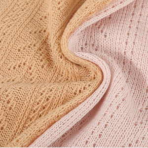 Vente en gros de meilleure vente de tissu tricoté en polyester 240gsm de haute qualité et de bonne performance, tissu pour <span class=keywords><strong>pull</strong></span> respirant pour femmes - Product Image 2