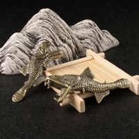 Vente en gros Dragon Fish Laiton antique Artisanat Intimidation Océan Gros Poisson Artisanat en métal