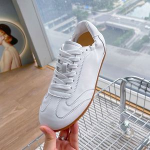 Nouvelle Arrivée Baskets Coréennes Rétro à Lacets pour Femmes en PU Imperméables, Amortissantes, Légères, Confortables et Respirantes pour l'Automne - Product Image 2