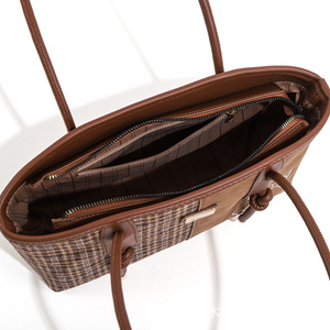Bolso Tote de Cuero PU de Gran Capacidad para Mujer con Cierre de Cremallera, Forro de Poliéster, Bolso Principal para Damas, Disponible en Varios Tamaños - Product Image 4