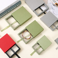 Boîte de présentation de bijoux personnalisable avec tiroir coulissant en feuille d'or, compartiments pour colliers et boucles d'oreilles, emballage en carton rigide fait main, plastique