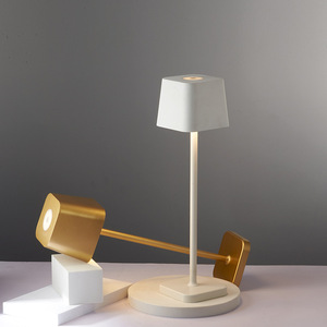 Lampada senza fili Touch lampada da tavolo decorativa impermeabile lampada da tavolo da tavolo dimmerabile luce - Product Image 1