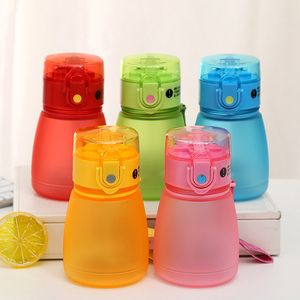 Bouteille d'eau en forme d'animal de dessin animé pour enfants avec sangle, gobelet d'école pour enfants, biberon pour <span class=keywords><strong>bébé</strong></span> pour eau chaude et froide, sans BPA - Product Image 6