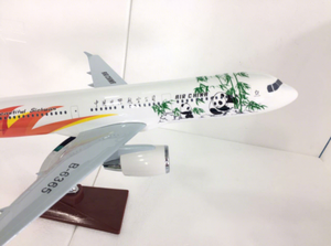 โมเดลเครื่องบินแอร์ไชน่า แอร์บัส <span class=keywords><strong>A320</strong></span> ลายแพนด้า ขนาด 47 ซม. สเกล 1/80 ทำจากเรซิ่น พร้อมปีกคงที่และฐานตั้งโชว์ - Product Image 4