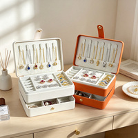 Boîte à bijoux en cuir PU avec crochets pour colliers, rouleaux pour bagues, plateau pour boucles d'oreilles, tiroir de rangement pour montres et bracelets