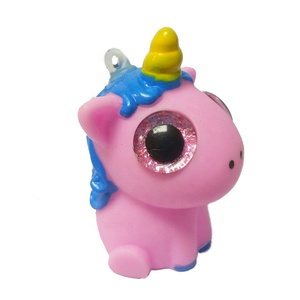 3D unicornio Popeyed Llaveros de goma de plástico Ojos suaves Popping unicornio Pvc Llaveros - Product Image 2