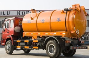 Camion d'assainissement <span class=keywords><strong>à</strong></span> aspiration Sinotruck HOWO 10 tonnes <span class=keywords><strong>à</strong></span> quatre roues motrices - Product Image 3