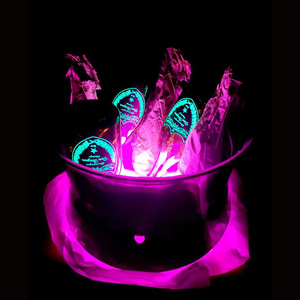 Refroidisseur <span class=keywords><strong>de</strong></span> bouteille <span class=keywords><strong>de</strong></span> <span class=keywords><strong>champagne</strong></span> LED lumineux <span class=keywords><strong>de</strong></span> taille triple <span class=keywords><strong>magnum</strong></span> seau à glace LED acrylique - Product Image 1