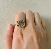 Bague de fiançailles pour femme en laiton plaqué or 18 carats, design floral, sertie à griffes tendance, avec pierres de zircone cubique colorées pour