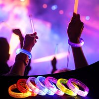 Bracelets Clignotants LED Bon Marché à Changement de Couleurs Multiples, Bracelets Lumineux Clignotants pour Soirée Néon