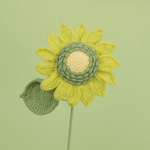 Ramo de Girasoles Tejidos a Crochet, Flores Artificiales con Envoltura, Regalo para el Día del Maestro, Decoración de Graduación - Product Image 5