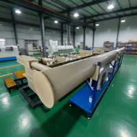 Système d'anodisation pour alliages d'aluminium, exporté en Espagne ; comprend un redresseur, un refroidisseur d'eau et un système d'évacuation des émissions.