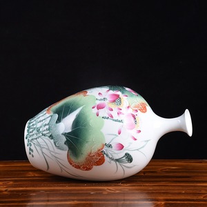 Jarrón Decorativo de Porcelana Pintado a Mano con Diseño de Loto Art Deco |   Decoración Moderna para el Hogar |   Regalo de Boda |   Base Antideslizante para Adorno de Estante Bogu - Product Image 4