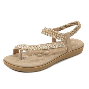 Sandales tongs bohèmes tressées pour femmes, sangle arrière élastique, semelle intérieure plate en PU souple de 3 cm, antidérapantes, légères, confortables, décontractées, pour l'été et la plage - Product Image 1