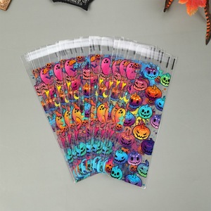 Sacs à friandises transparents irisés pour Halloween, motif chauve-souris, longs emballages en plastique pour <span class=keywords><strong>bonbons</strong></span>, sucettes et biscuits, pour les cadeaux de fête d'Halloween pour enfants - Product Image 5