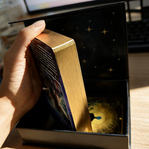 Carte da Tarocchi e Oracolo di Lusso con Bordi Dorati e Stampa Personalizzata per Divinazione a Prezzo di Fabbrica - Product Image 3