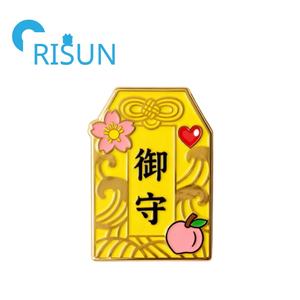 Fábrica al por mayor japonés buena suerte encanto insignia joyería broche alfileres Metal personalizado Tori puerta amuleto Omamori esmalte Pin insignia - Product Image 2