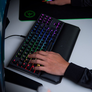 Nuevo Teclado Mecánico Razer <span class=keywords><strong>BlackWidow</strong></span> Tournament Edition <span class=keywords><strong>Chroma</strong></span> RGB con Cable, 104 Teclas, Sin Teclado Numérico - Product Image 5