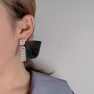 Pendientes de Oro Blanco con Cristales de Corte Esmeralda y Diamantes de Imitación, Diseño Geométrico con Engaste de Puntas, Joyería Clásica de Moda para Mujer - Product Image 5