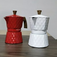 Nouveau design de cafetière Moka de haute qualité Cafetière Moka de cuisinière en aluminium Bouilloire Moka OEM de style italien classique