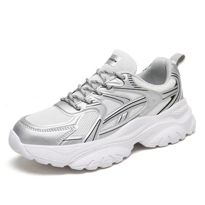 Chaussures de course à plateforme robuste en maille légère, blanches argentées métallisées, à lacets, style tennis - Product Image 5