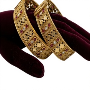Conjunto de Brazaletes con Patrón de Flores Chapados en Oro con Piedras de Rubí, Joyería Vintage para Mujer, Conjuntos de Joyería de Aleación para Boda - Product Image 2