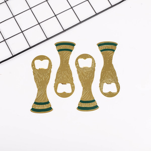 Apribottiglie Personalizzato a Forma di Trofeo della Coppa di Calcio 2026, Souvenir <span class=keywords><strong>in</strong></span> Metallo con Portachiavi per Canada/Messico/Stati Uniti - Product Image 3
