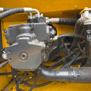 Excavatrice Komatsu PC200 d'occasion, 20 tonnes, hydraulique, sur chenilles, d'origine japonaise, matériel de construction à vendre - Product Image 5