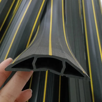Bande de protection de câble au sol en caoutchouc auto-adhésive durable, résistante à l'usure et anti-dérapante