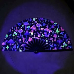 Abanico Plegable de Bambú Grande de 13 Pulgadas con Impresión Personalizada y Luz UV Holográfica, Accesorio para Fiestas y Festivales, Ideal para Regalo - Product Image 1