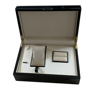 Montre de luxe en bois pour piano, accessoire de mode avec finition laque noire, manchette, porte-clé, stylo, boîte cadeau - Product Image 3