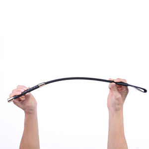 Fouet SM en cuir véritable noir, long, pour adultes, usage BDSM. - Product Image 2