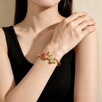 Gelang Manset Baja Anti Karat Berlapis Emas 18K dengan Hiasan Bunga dan Daun Enamel yang Elegan, Hadiah untuk Wanita