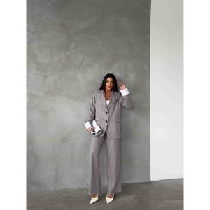 Ensemble de costume gris pour femme avec veste et pantalon, taille S, tenue formelle pour le bureau et les événements - Product Image 1