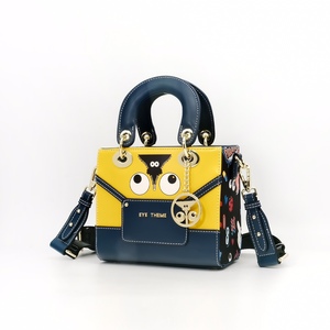 Bolso de mano de mujer con personaje de <span class=keywords><strong>Anime</strong></span> de dibujos animados, bolso cuadrado pequeño Retro a la moda, bolso cruzado de diseño 2659 # - Product Image 2
