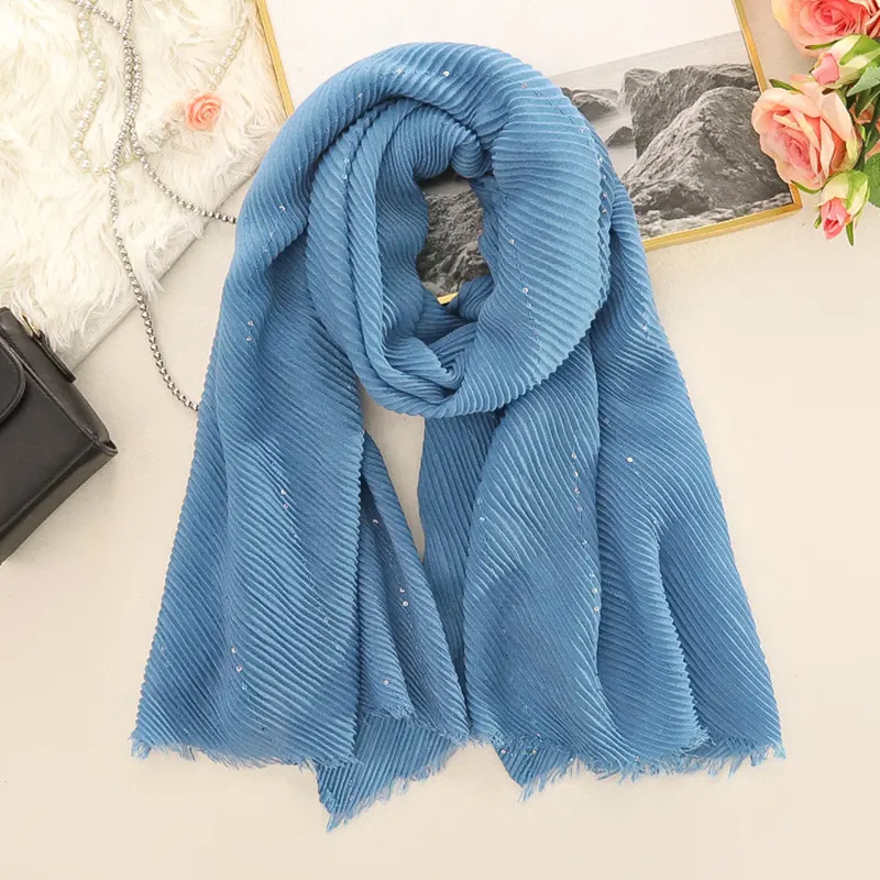 Wholesale Summer Glitter Woman Tudung Solid Color Shawls And Scarves Cotton Crinkle Scarf With Small Tassel