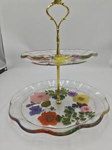 Plateau de service en résine époxy de qualité alimentaire double couche Poignée dorée Bord ondulé Fleurs séchées Conforme à la sécurité pour les hôtels et les restaurants - Product Image 6