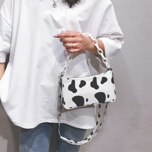2020 nouveau design <span class=keywords><strong>blanc</strong></span> <span class=keywords><strong>et</strong></span> <span class=keywords><strong>noir</strong></span> vache imprimer petit aisselle épaule bandoulière sacs à main pour les femmes - Product Image 4