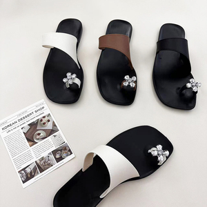 Sandali Donna All'ingrosso di Lusso Estivi in Gomma con Plateau - Nuovo Stile - Product Image 2
