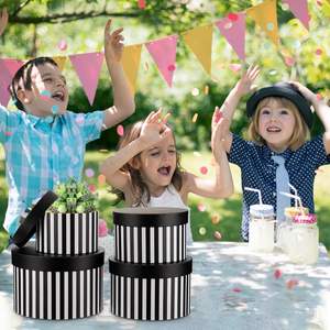 Boîte cadeau Oairse avec couvercle, idéale pour les cadeaux, boîte ronde rayée noir et blanc, personnalisable selon vos besoins - Product Image 4