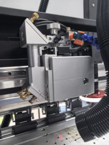 Machine de gravure et de découpe laser haute vitesse pour film vinyle HAoKE, super compatible, capable de couper à haute vitesse jusqu'à 15 mètres par minute - Product Image 2