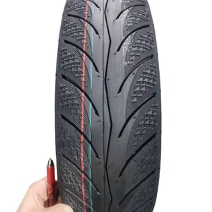 Compre neumáticos sin cámara con alto contenido de caucho neumático de motocicleta en línea 120/70-12 110/80-17 3,50-18 3,00-18 - Product Image 3