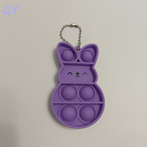 Porte-clés Lapin de Dessin Animé QY en Silicone, Jouet Anti-Stress Coloré pour Pâques, Pendentif Chaîne Accessoire - Product Image 4
