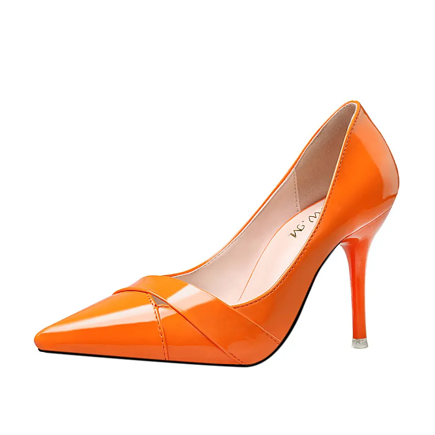 35 ideas de Tacones rojos | tacones, zapatos mujer, zapatos de tacon