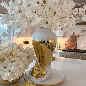European-style Luxury White and Gold Ceramic Vase Table Ornaments Golden Porcelain Vase