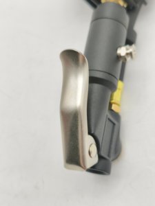 Manómetro Digital de Alta Resistencia para Camiones y Flotas, Cuerpo Totalmente Metálico, Precisión del 2.5%, con 360 °   Manguera en stock para pedidos al por mayor - Product Image 5